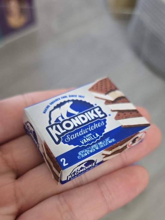 Mini Brands Other - Klondike Kids Toy Replica - Blue & White Mini Ice Cream Sandwich
